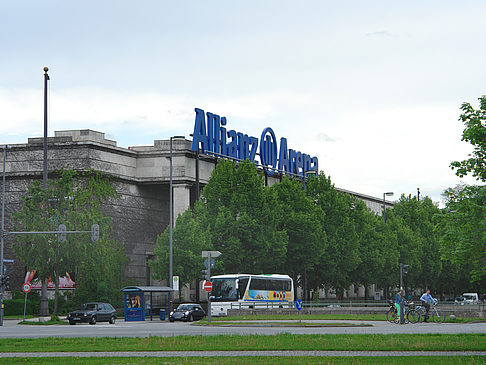 Haus der Kunst mit Allianz Arena Foto 