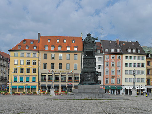 Max Joseph Platz - Bayern (München)
