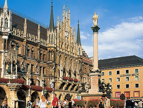 Marienplatz Fotografie Sehenswürdigkeit  Stets gut belebt: Der Marienplatz