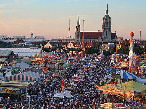  Impressionen Reiseführer  Während der Wiesn sollte man rechtzeitig buchen